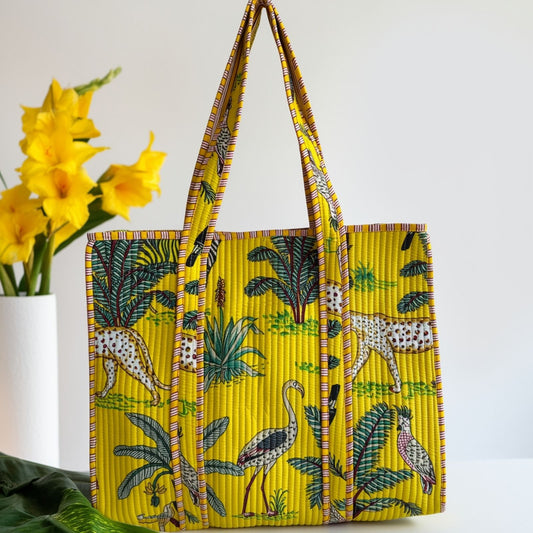 Stylish Tote Bag | Eco-Friendly Reusable Beach & Travel Tote | Fashionable Women’s Handbag with Print Design