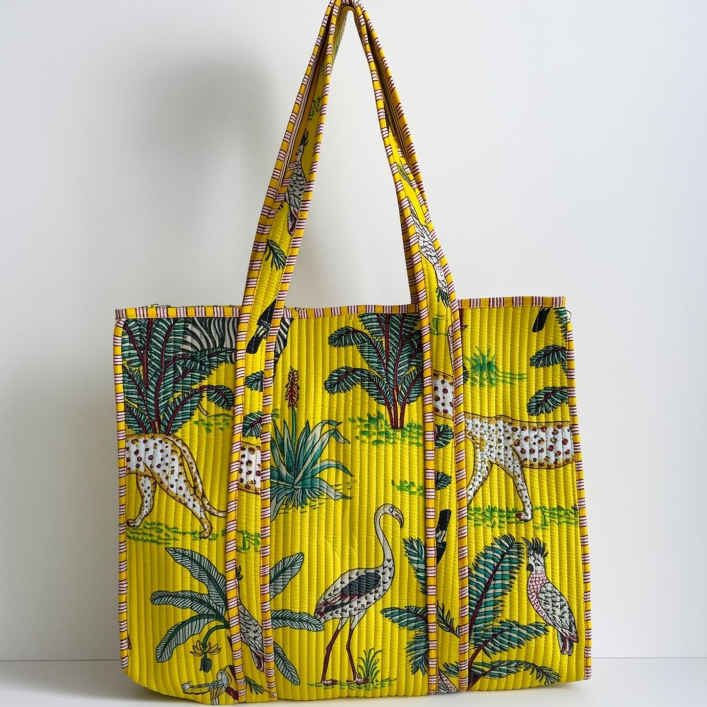 Stylish Tote Bag | Eco-Friendly Reusable Beach & Travel Tote | Fashionable Women’s Handbag with Print Design