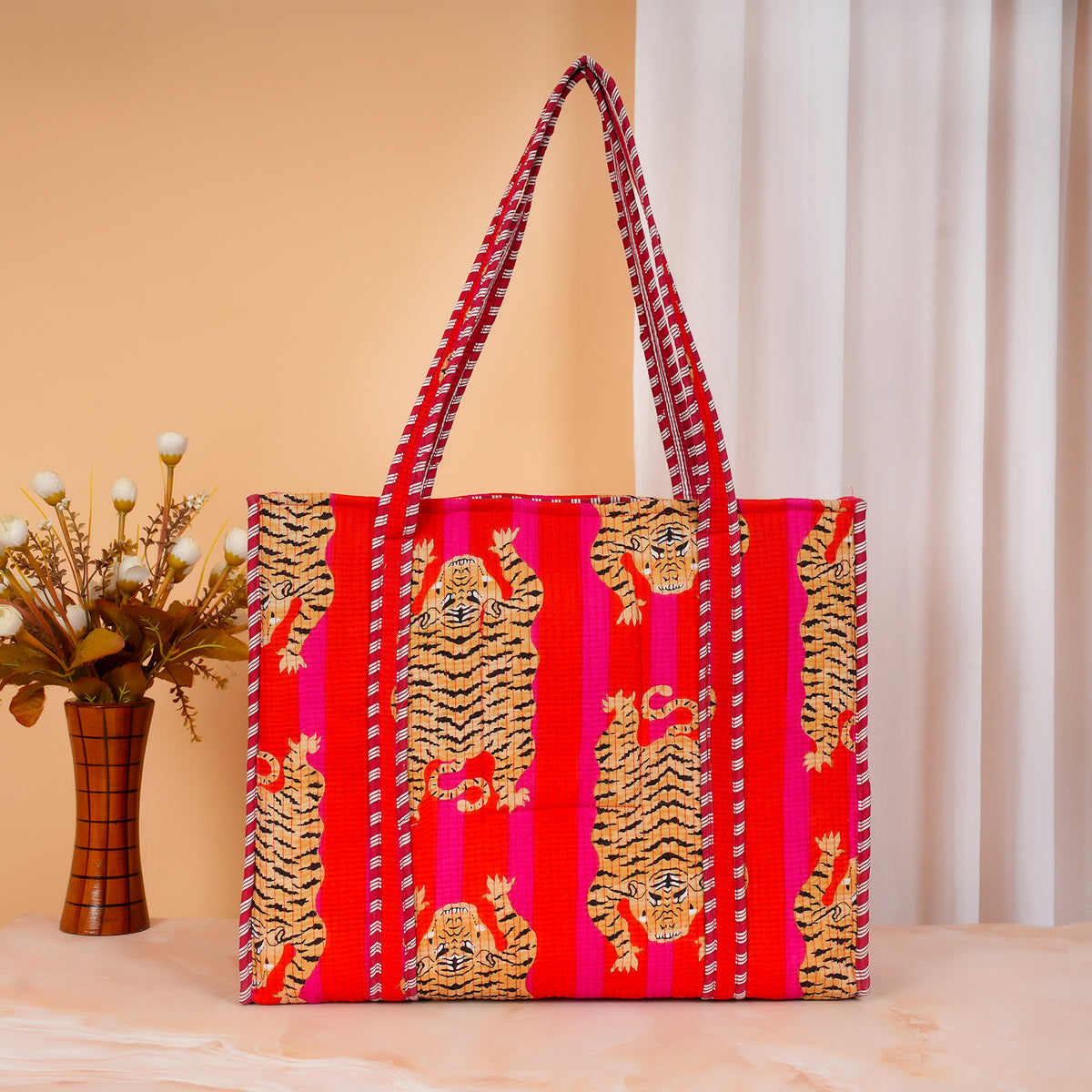 Stylish Tote Bag | Eco-Friendly Reusable Beach & Travel Tote | Fashionable Women’s Handbag with Print Design