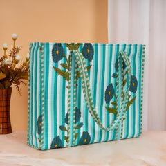 Stylish Tote Bag | Eco-Friendly Reusable Beach & Travel Tote | Fashionable Women’s Handbag with Print Design
