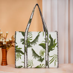 Stylish Tote Bag | Eco-Friendly Reusable Beach & Travel Tote | Fashionable Women’s Handbag with Print Design