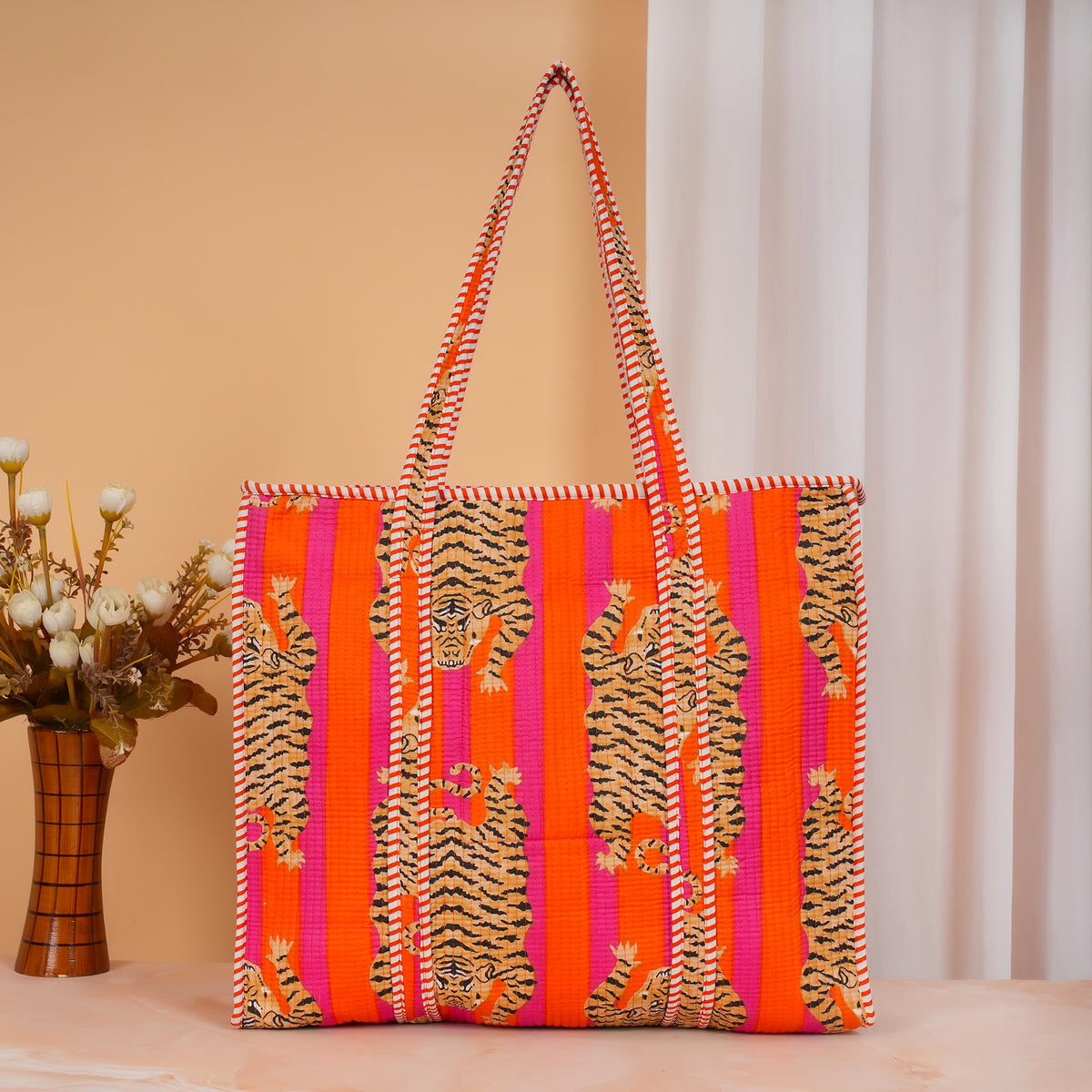 Stylish Tote Bag | Eco-Friendly Reusable Beach & Travel Tote | Fashionable Women’s Handbag with Print Design