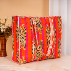 Stylish Tote Bag | Eco-Friendly Reusable Beach & Travel Tote | Fashionable Women’s Handbag with Print Design