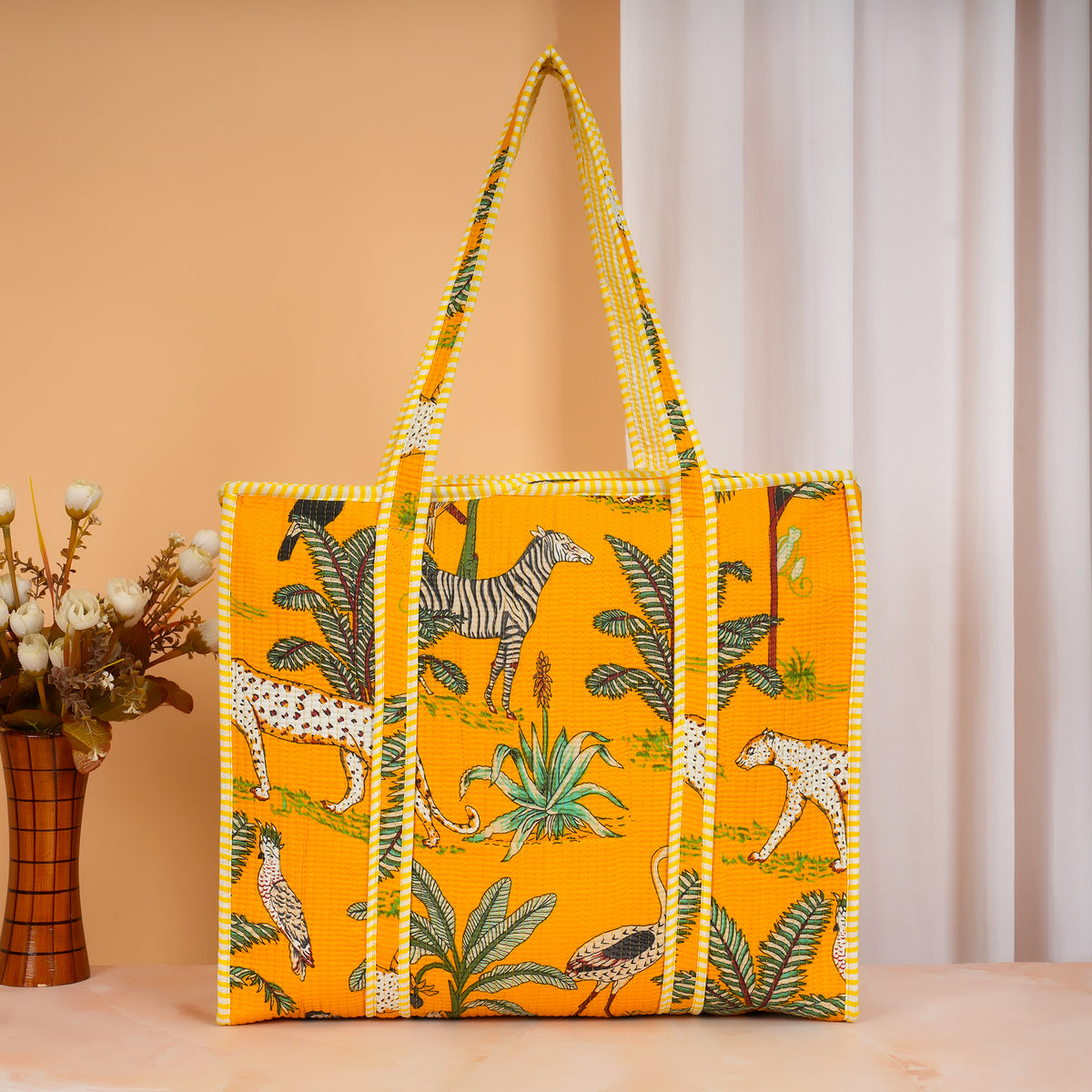 Stylish Tote Bag | Eco-Friendly Reusable Beach & Travel Tote | Fashionable Women’s Handbag with Print Design
